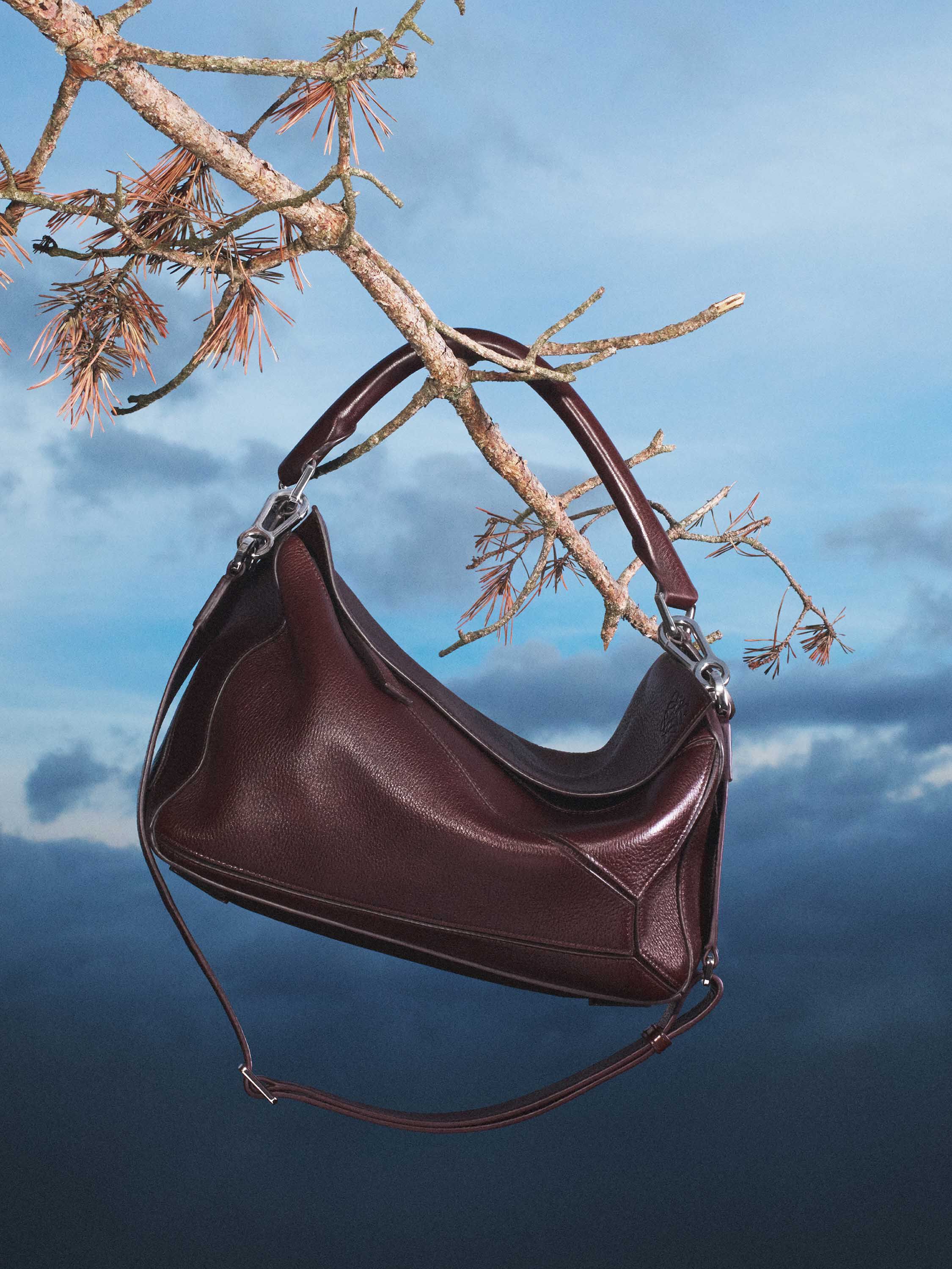 メンズ ラグジュアリーバッグ｜デザイナーズハンドバッグ｜ロエベ - LOEWE